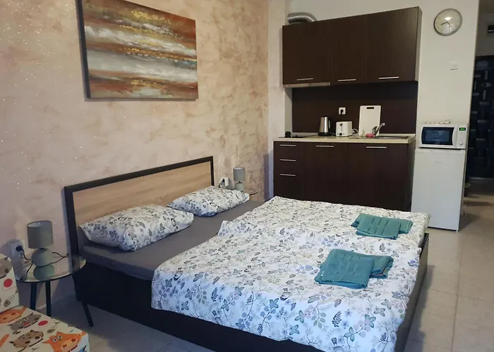 Apartment Cozy By Julie