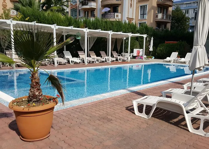 Cozy By Julie Slantchev Briag